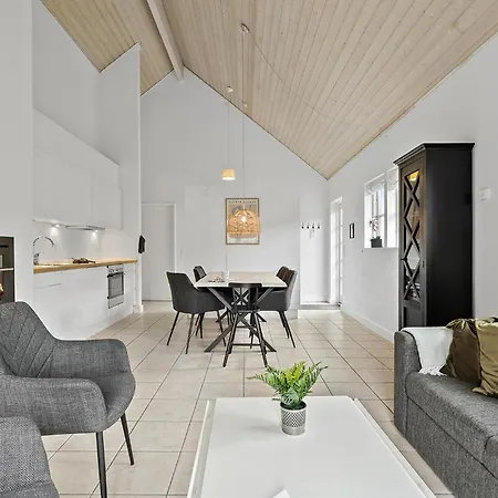 3 Bedroom Amazing In Gjern